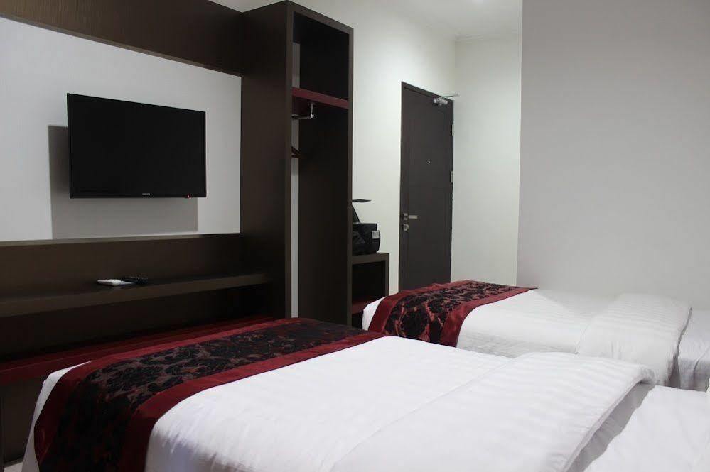 Idea'S Hotel Bandung Esterno foto